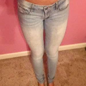 Hollister Super Skinny Jeans